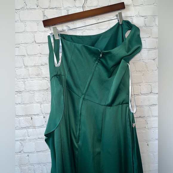 Celebrate DB Studio dark green long ruffled dress size 16 - Picture 8 of 13